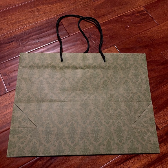 Authentic Bug Gucci Paper Bag - Picture 2 of 4